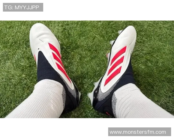 球星教你如何清洗足球鞋保持最佳状态的详细视频教程