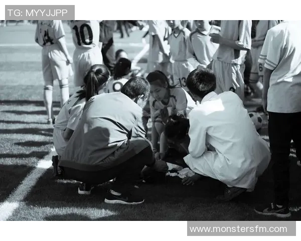 被骂成黑脸的男足球星盘点，走过风雨依然逆风而行的故事